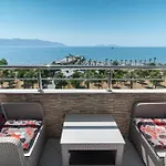 Deluxe Beachfront Διαμέρισμα
