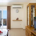 Deluxe Beachfront * Vlorë