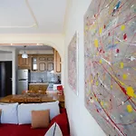 Deluxe Beachfront Διαμέρισμα *