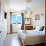 Daire Deluxe Beachfront Avlonya