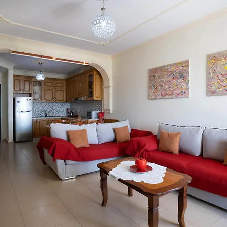 Deluxe Beachfront Apartment