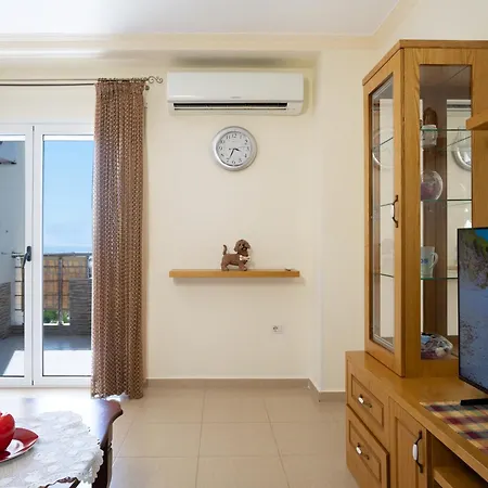 Deluxe Beachfront * Vlorë
