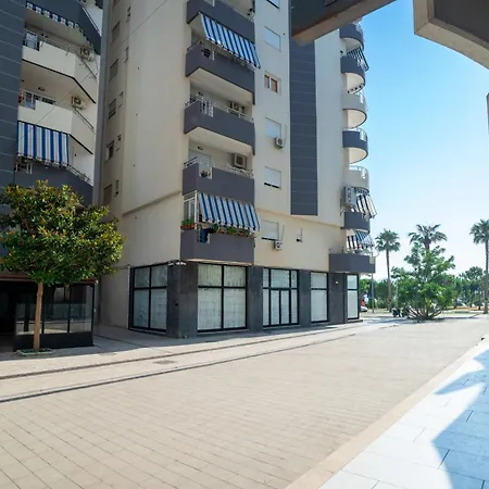 Deluxe Beachfront Appartement Vlorë