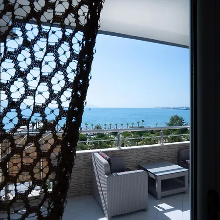 Deluxe Beachfront Appartement