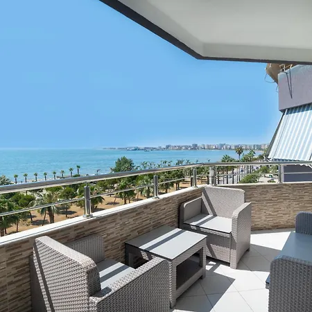 Deluxe Beachfront * Vlorë