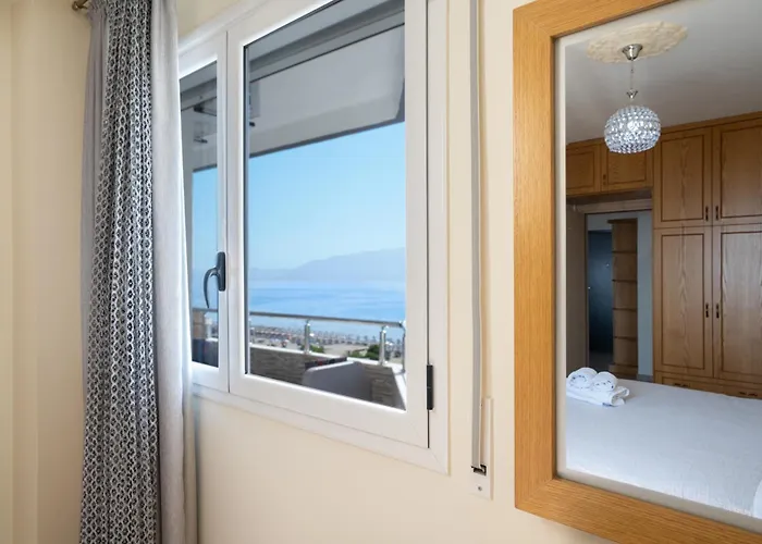 Apartment Deluxe Beachfront *